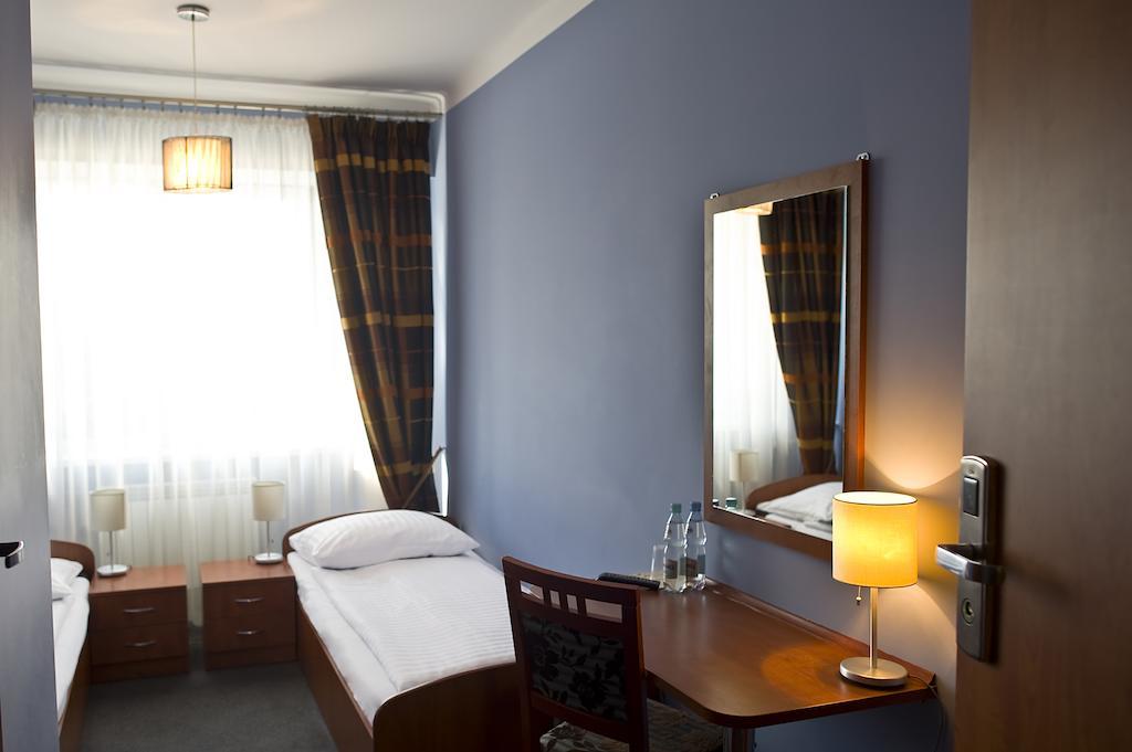 Hotel Korona Łuków Dış mekan fotoğraf